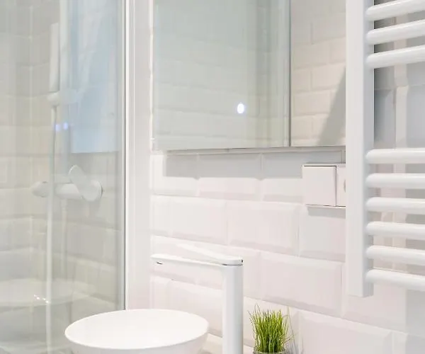 Behouse Campana Apartment Seville